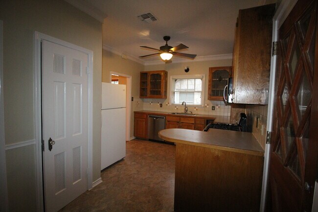 Photo - 139 Thomas Jefferson Dr