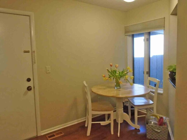 Photo - 2547 Meade Ct