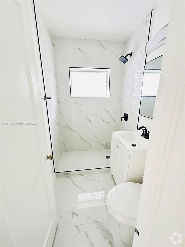 Building Photo - 171 NW 56th St Unit 1 Rental