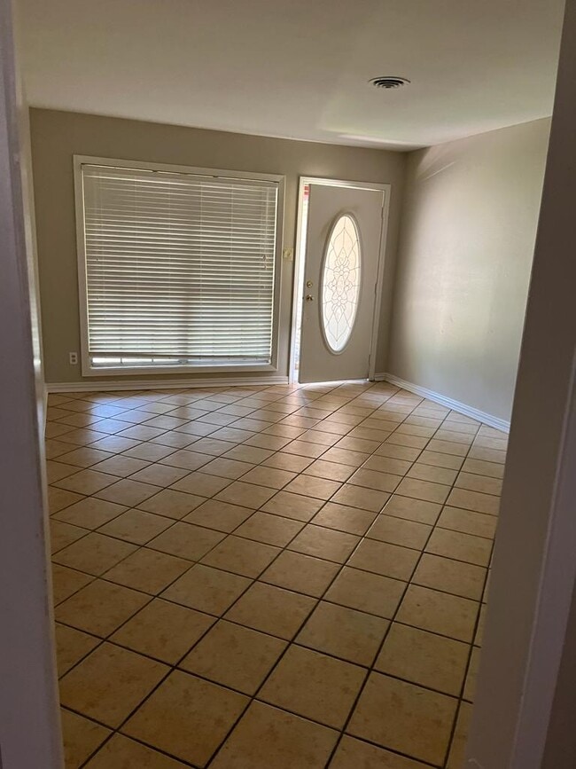 Photo - 303N 34th