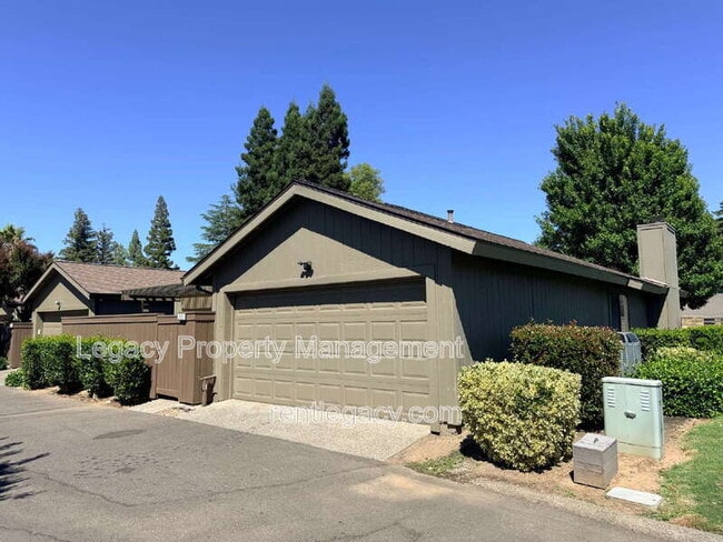 Photo - 255 Munroe St