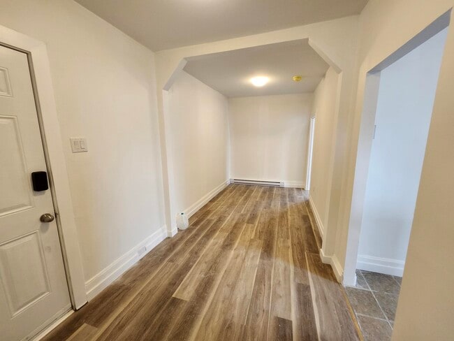 Photo - 274 Duke St W Unit 3