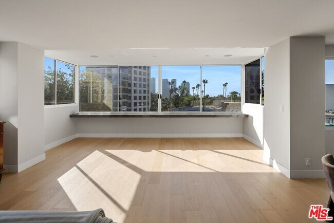 875 Comstock Ave Unit 4B