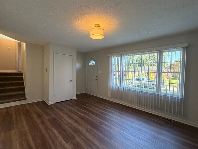 Photo - Newly Renovated House!!