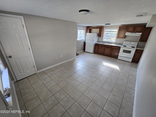 Photo - 5156 107th St