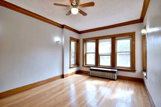 Photo - 610 N Mayfield Ave Unit 2