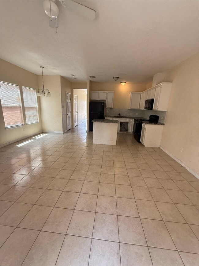 Building Photo - 10642 Logger Pines Trail Unit B