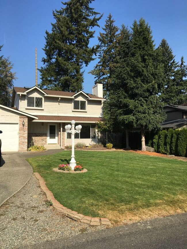 2 story home in the Puyallup close to shop... - 2 story home in the Puyallup close to shop...