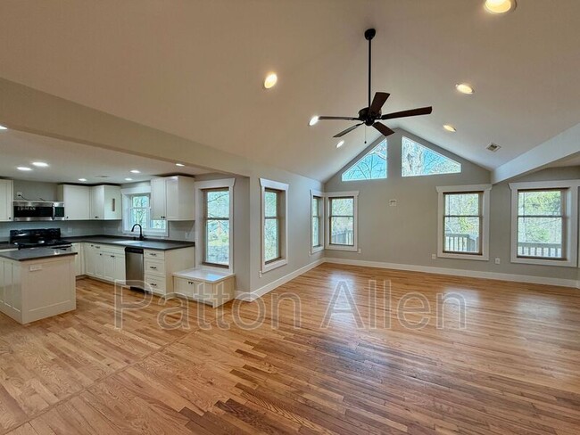 Photo - 295 School Rd E