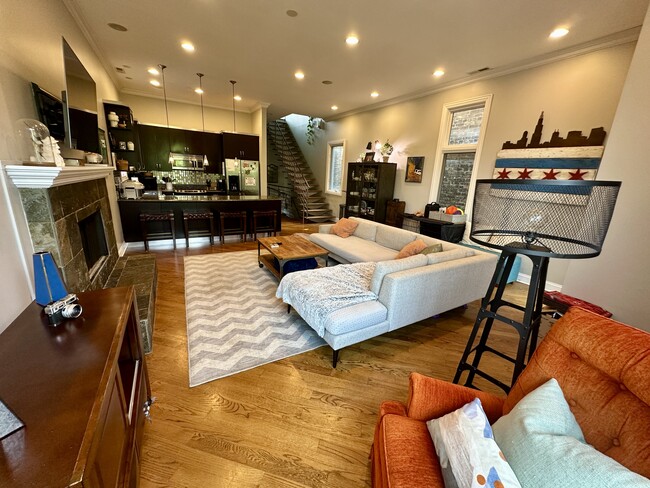 Building Photo - 2651 W Haddon Ave Unit #3 Rental