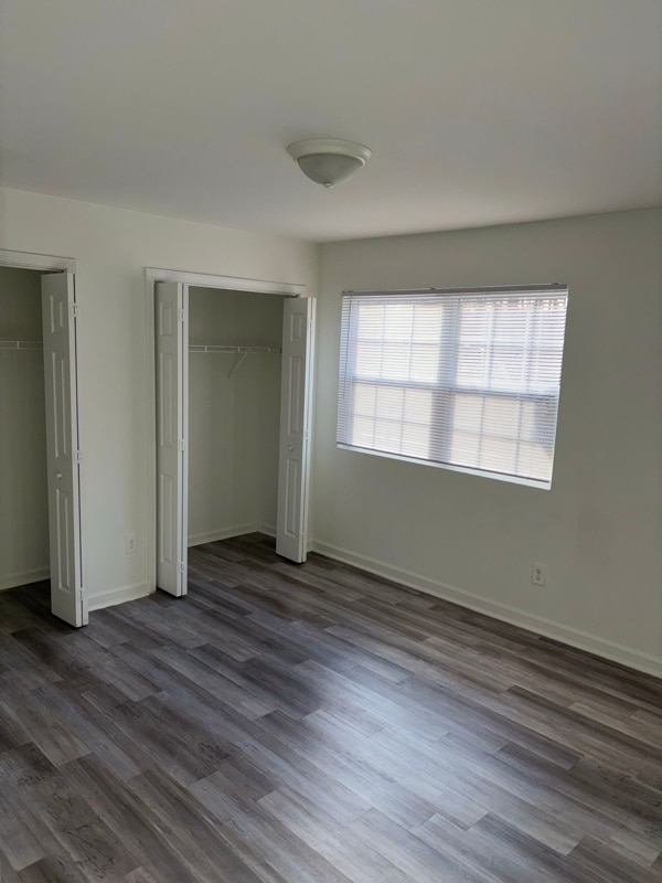 Photo - 4900 Central Dr