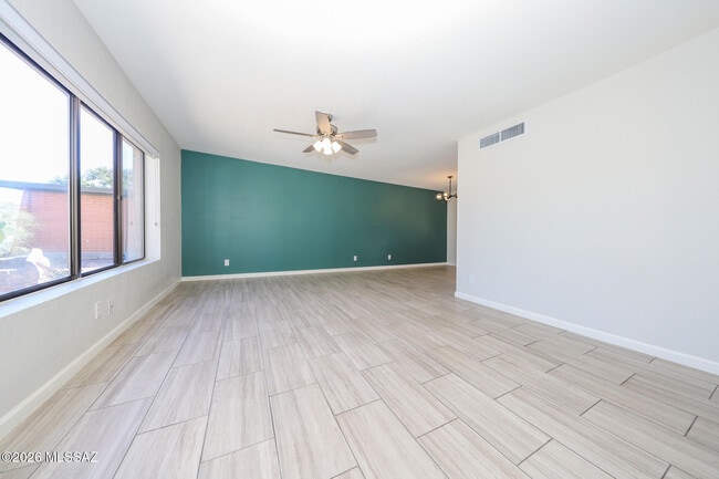 Photo - 7620 E Linden St