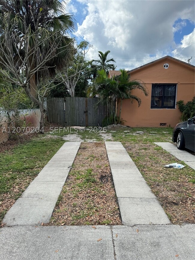 Building Photo - 1018 N 17th Ave Unit 2B