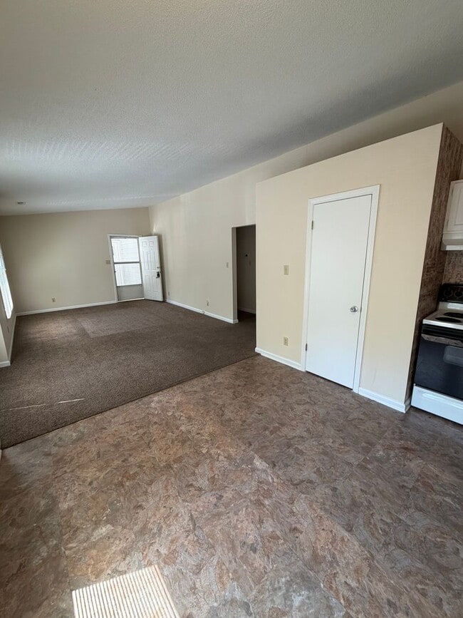 Photo - Carrboro / Brighton Sq. Apt. AVAILABLE