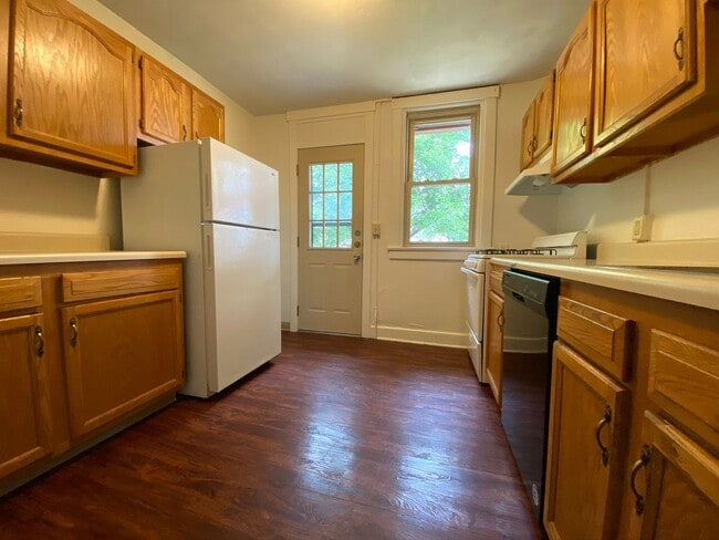 Building Photo - Perfect 3 BR Townhouse in Lovely Squirrel ...
