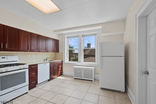 60 Elmwood Ave Unidad 3