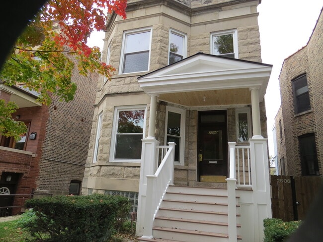 Building Photo - 2504 N Richmond St Unit 1