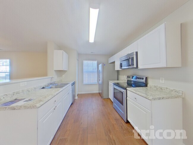 Photo - 2000 Lake Carolina Dr