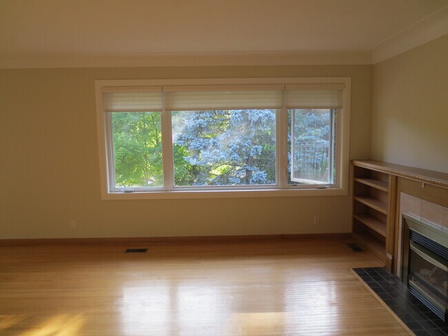 Photo - 387 Wharncliffe Rd N Unité Upper