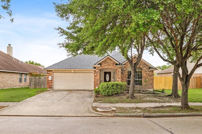 Photo - 9431 Water Edge Point Ln