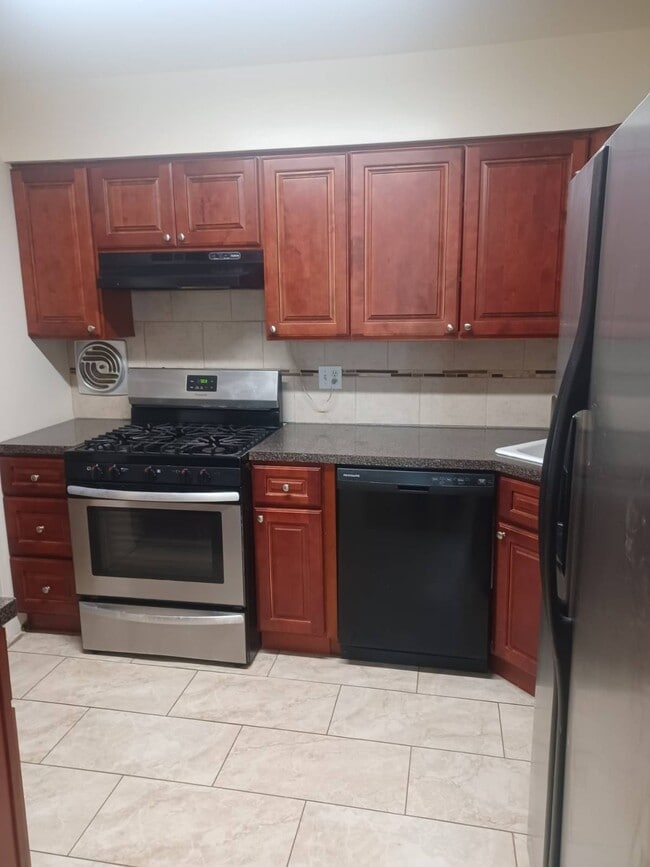 Photo - 156-50-156-78 78th St