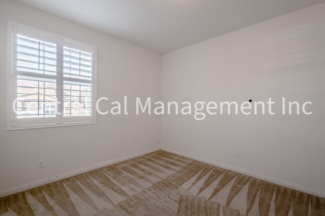 Photo - 5 Bedroom/3 Bath Home with Paid Solar System - $3095 Per month!