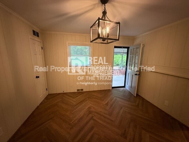 Photo - 1507 Berwick Rd SW