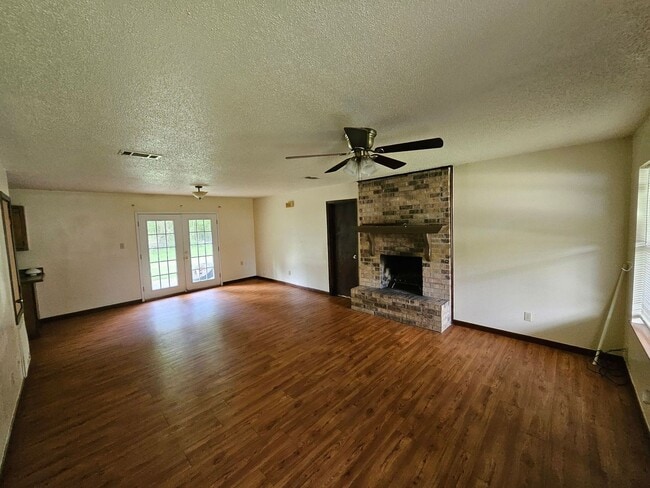 Photo - 130 Raymond Dr