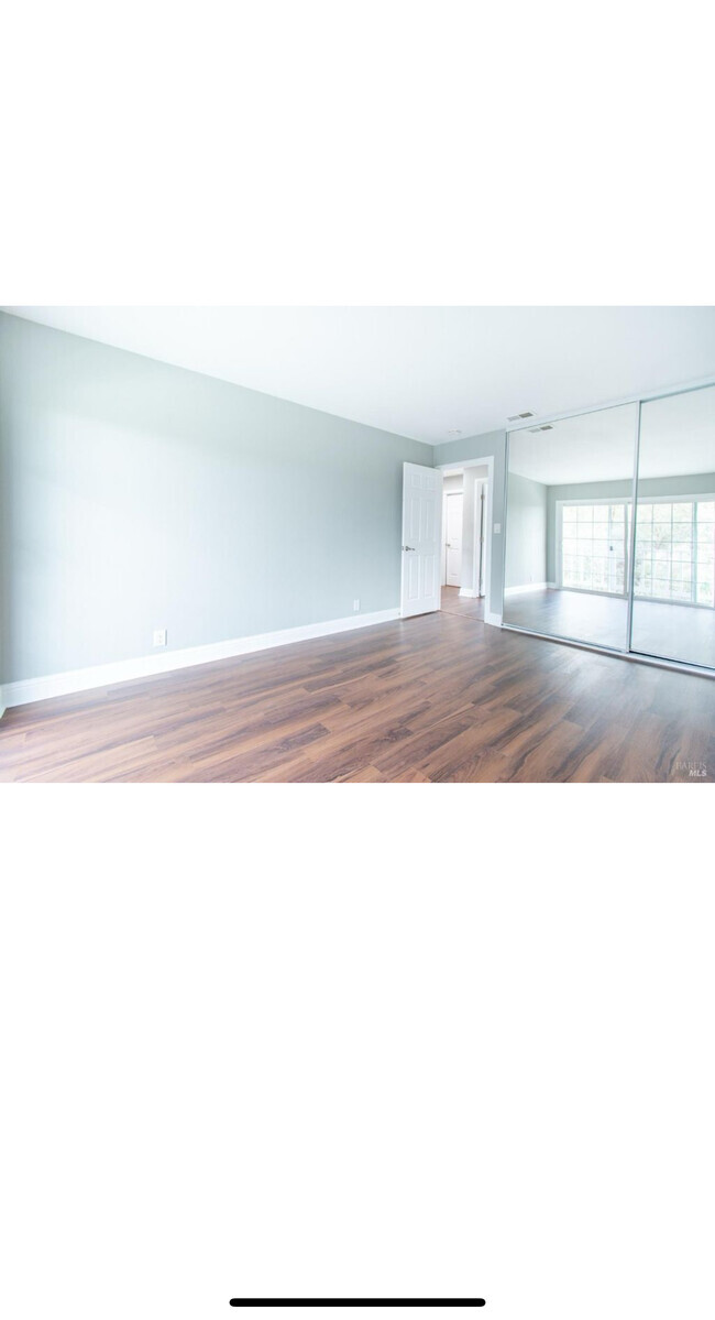 Building Photo - 13 Quail Hill Ln Rental