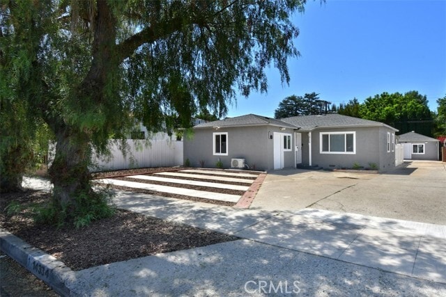 14332 Tiara St