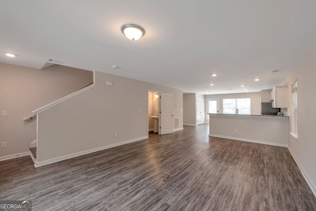 Photo - 328 Ashigan St