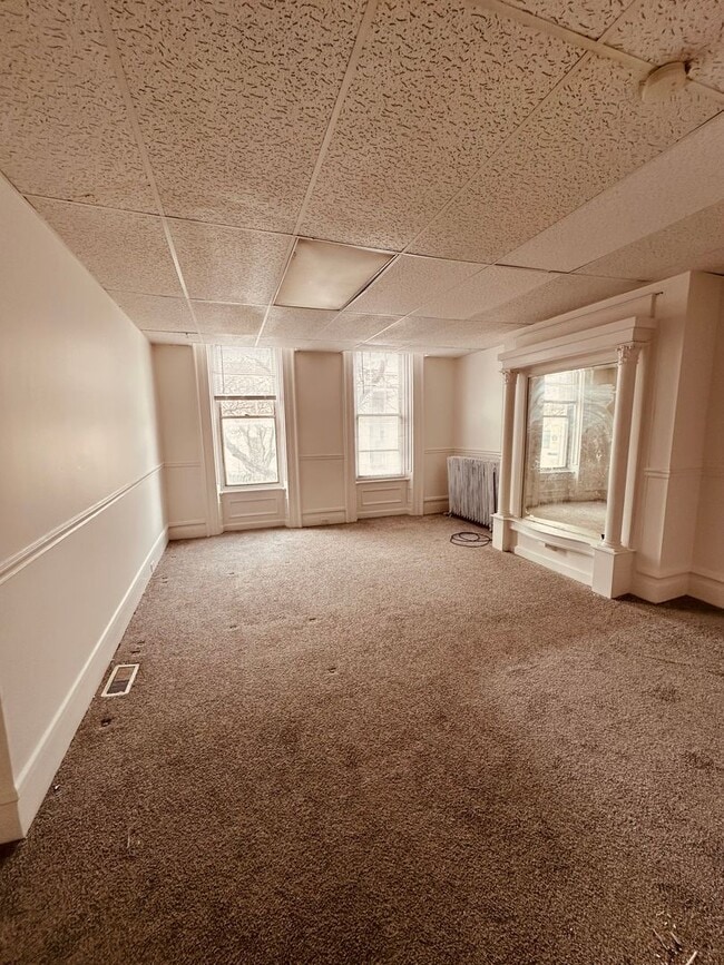 Building Photo - 221 S George St Unit 221 S George St  A