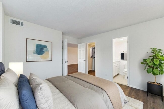 Photo - 8360 Greensboro Dr