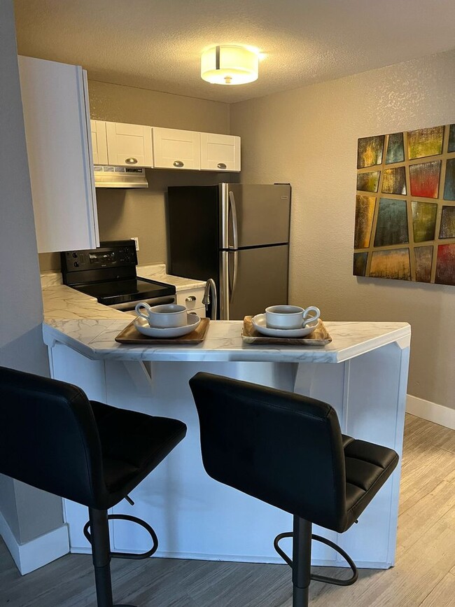 Building Photo - 1 Bedroom 1 Bath In Central Las Vegas Unit 106 Rental