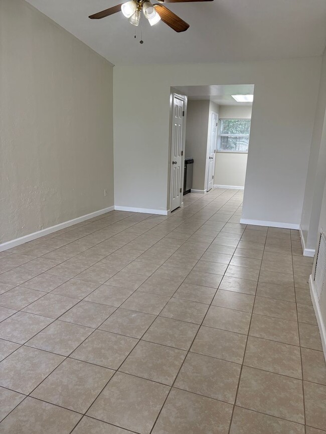 Photo - Newly Renovated 3 bedroom house in the hea...
