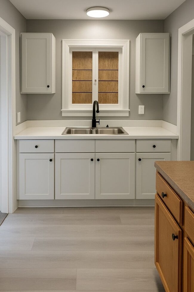 Photo - 14975 Hubbell Ave