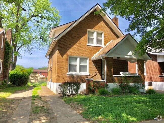 Building Photo - Beautiful 2 Bedroom/2 Bath South End Home ...