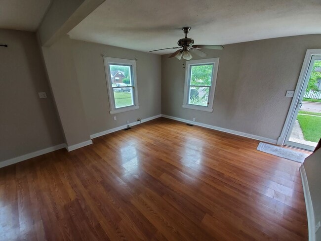 Photo - 4 Bedroom 1 Bath Home