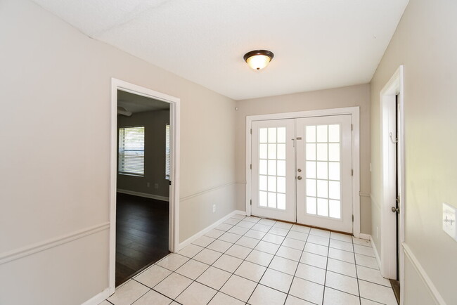 Photo - 8257 Knotts Landing Dr N