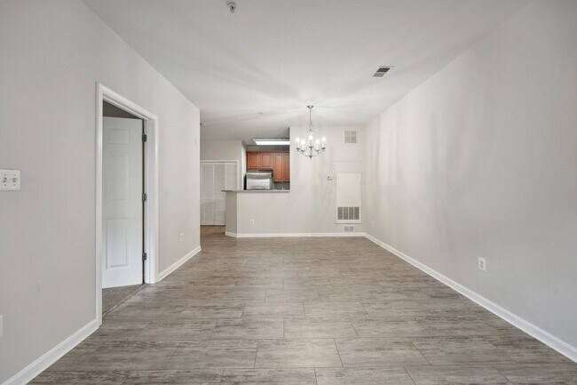 Photo - Welcome to this beautiful and bright one-b...