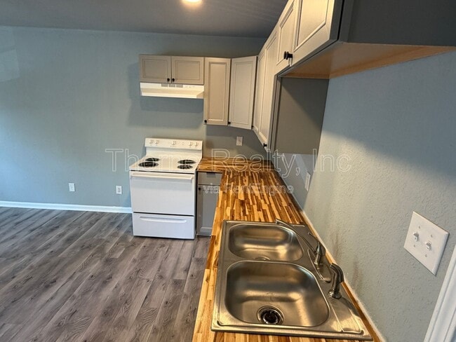 Photo - 1129 E Grand Ave