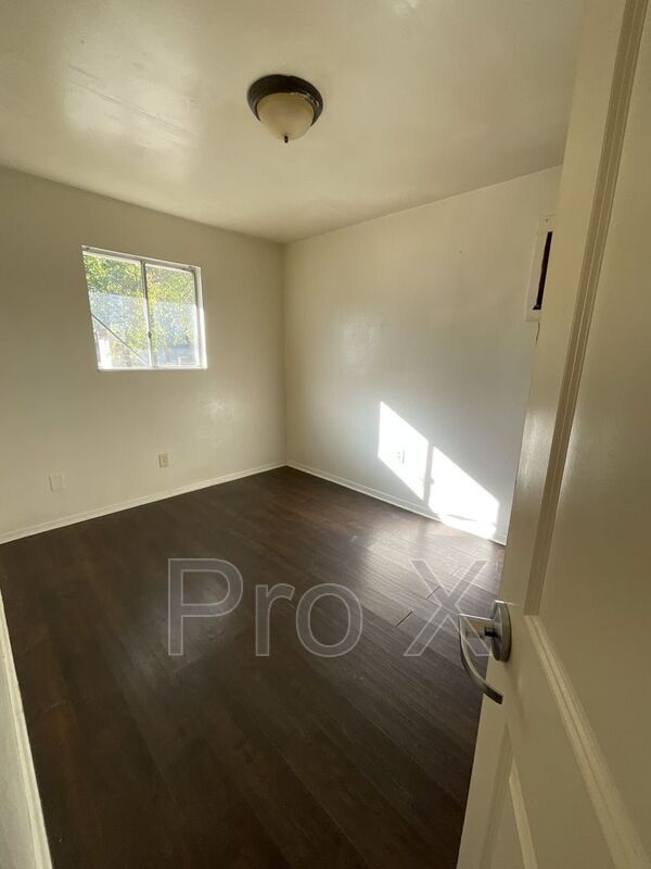 Photo - 208 W 1st St Unit 208 W. 1st Apt. C