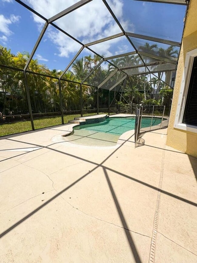 Building Photo - 7477 NW 114th Terrace