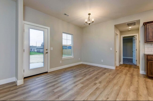 Photo - 698 Glenwood Ave