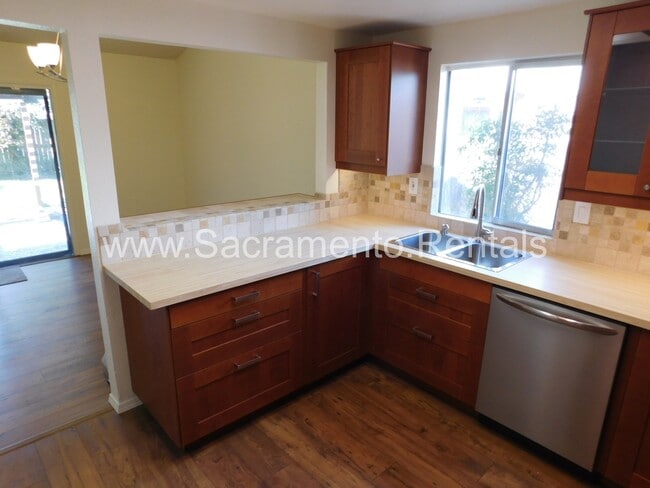 Photo - Great 3bd/2ba Home with 2 Car Garage!