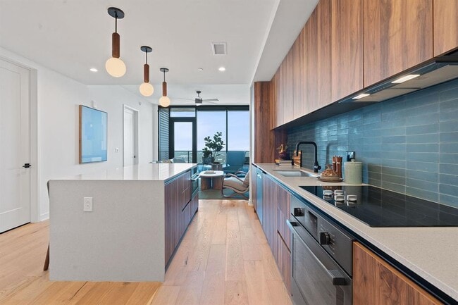 Building Photo - 84 East Ave Unit 1710