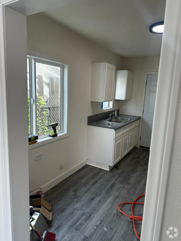 Building Photo - 8631 1/2 State St Rental