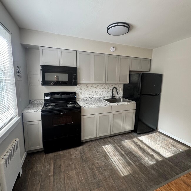 Building Photo - 1917 Alsace Rd Unit 25D Rental