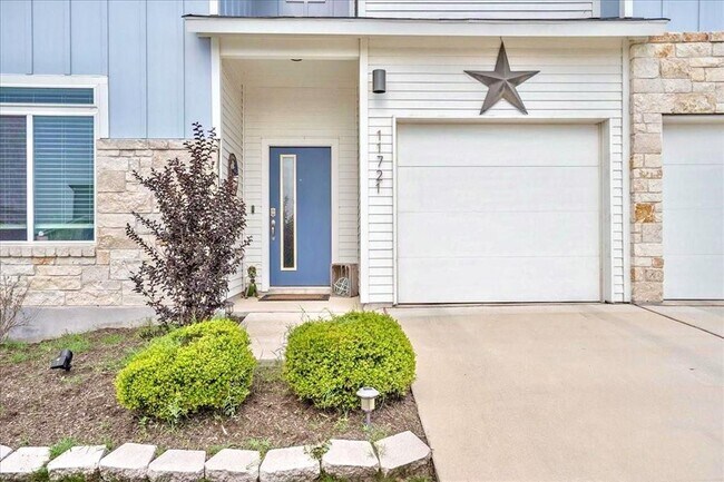 Photo - 11721 American Mustang Lp