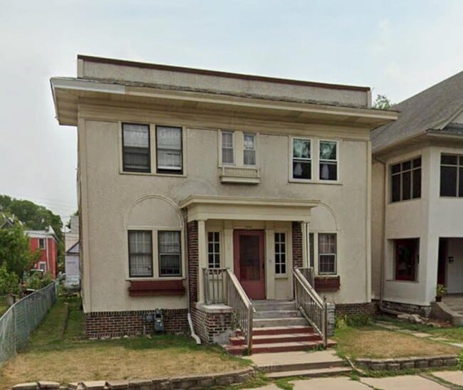 Building Photo - 3233 Chicago Ave Unit 2